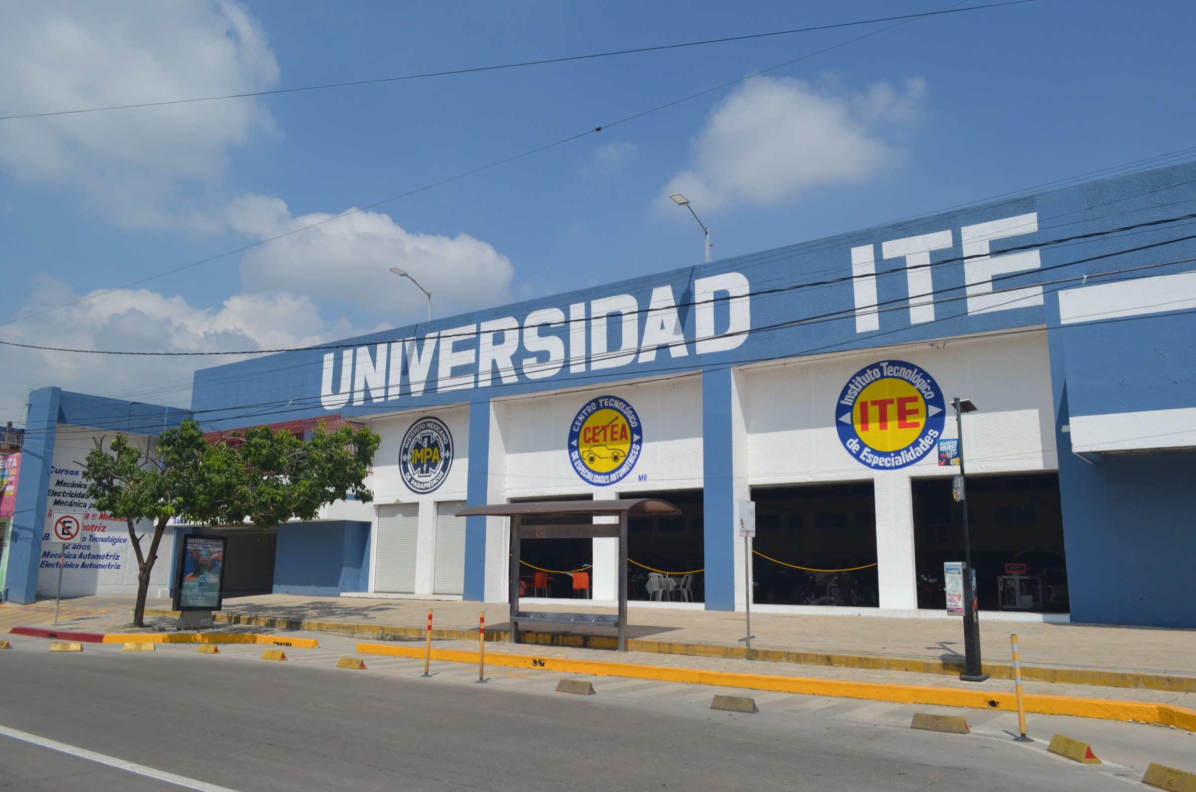 Fachada del plantel Tuxtla Gutiérrez de Universidad ITE